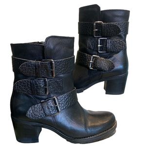 Clarks artisan leather ankle boots size 7.5